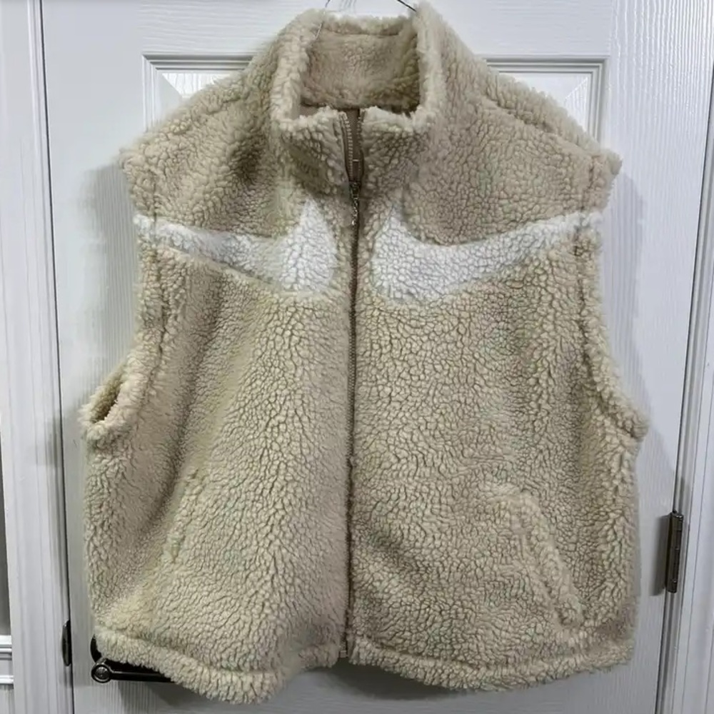 Nike Sportswear Swoosh Fleece Sherpa Vest Jacket